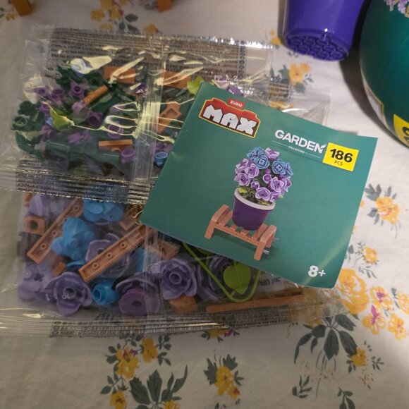 Zuru Max Garden Collection Balls Building Blocks - Picture 3 of 4